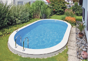 En pool i trädgården är en dröm för många. Foto : Poolsweden